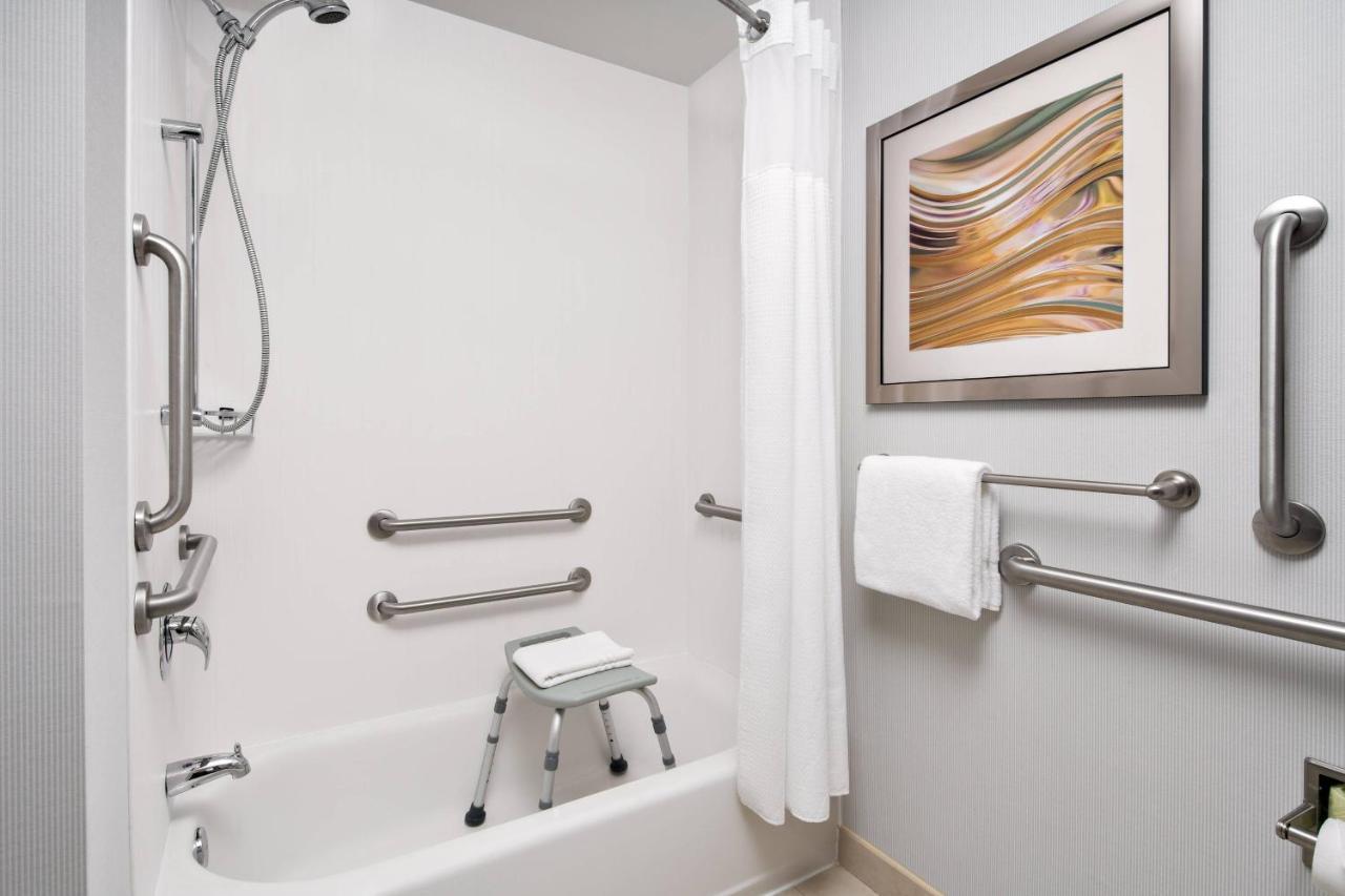 Hotel Courtyard By Marriott Raleigh North/Triangle Town Center Esterno foto