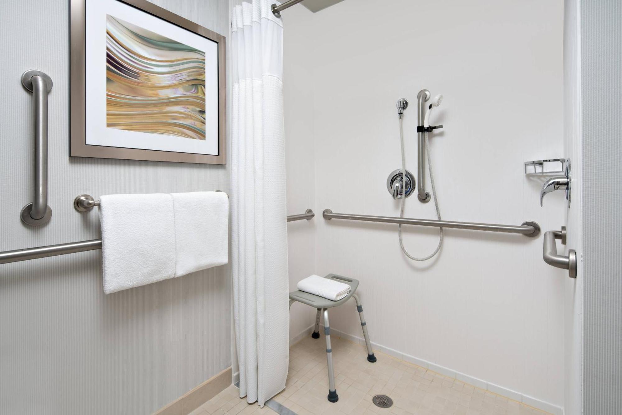 Hotel Courtyard By Marriott Raleigh North/Triangle Town Center Esterno foto
