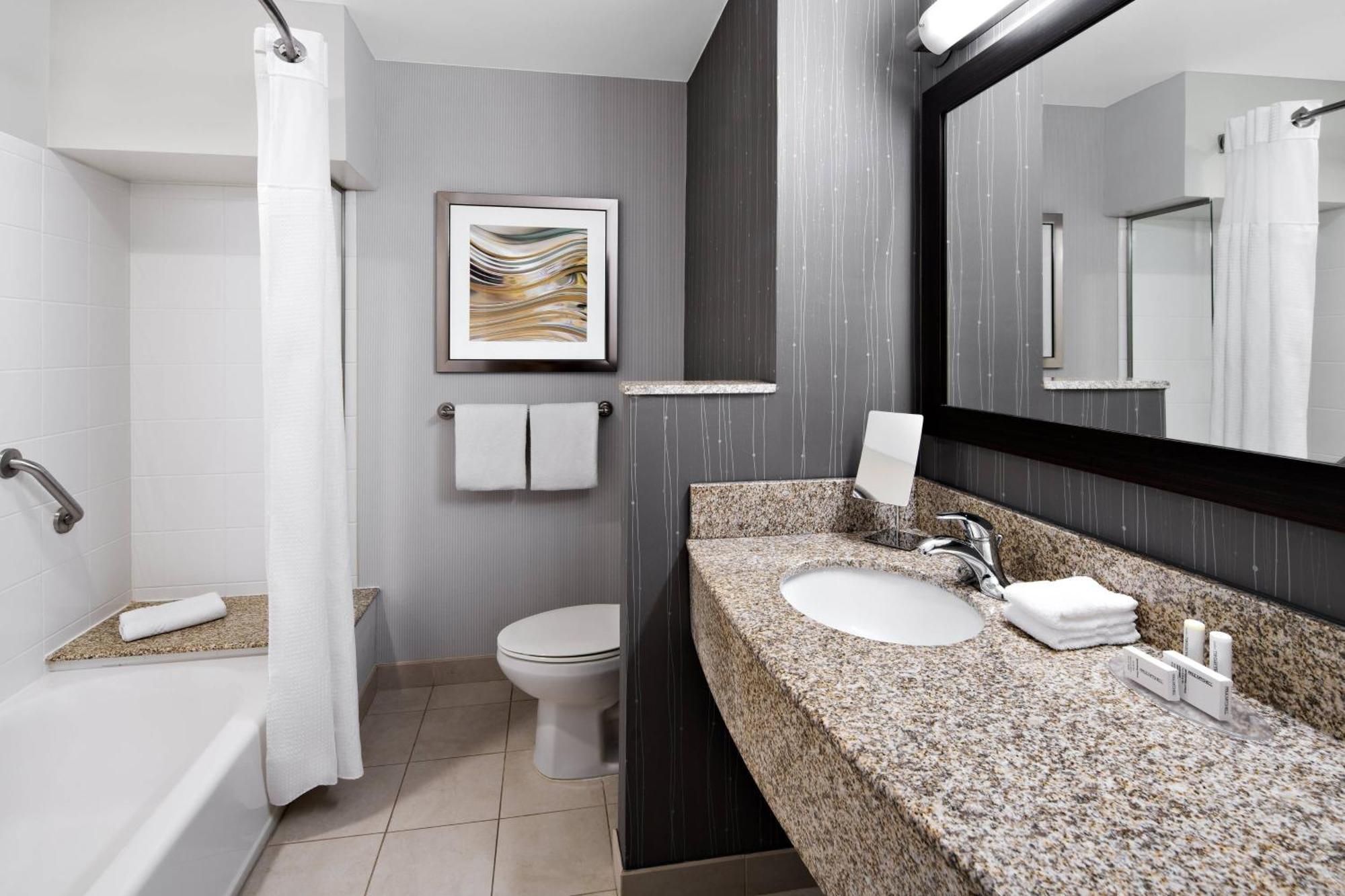 Hotel Courtyard By Marriott Raleigh North/Triangle Town Center Esterno foto