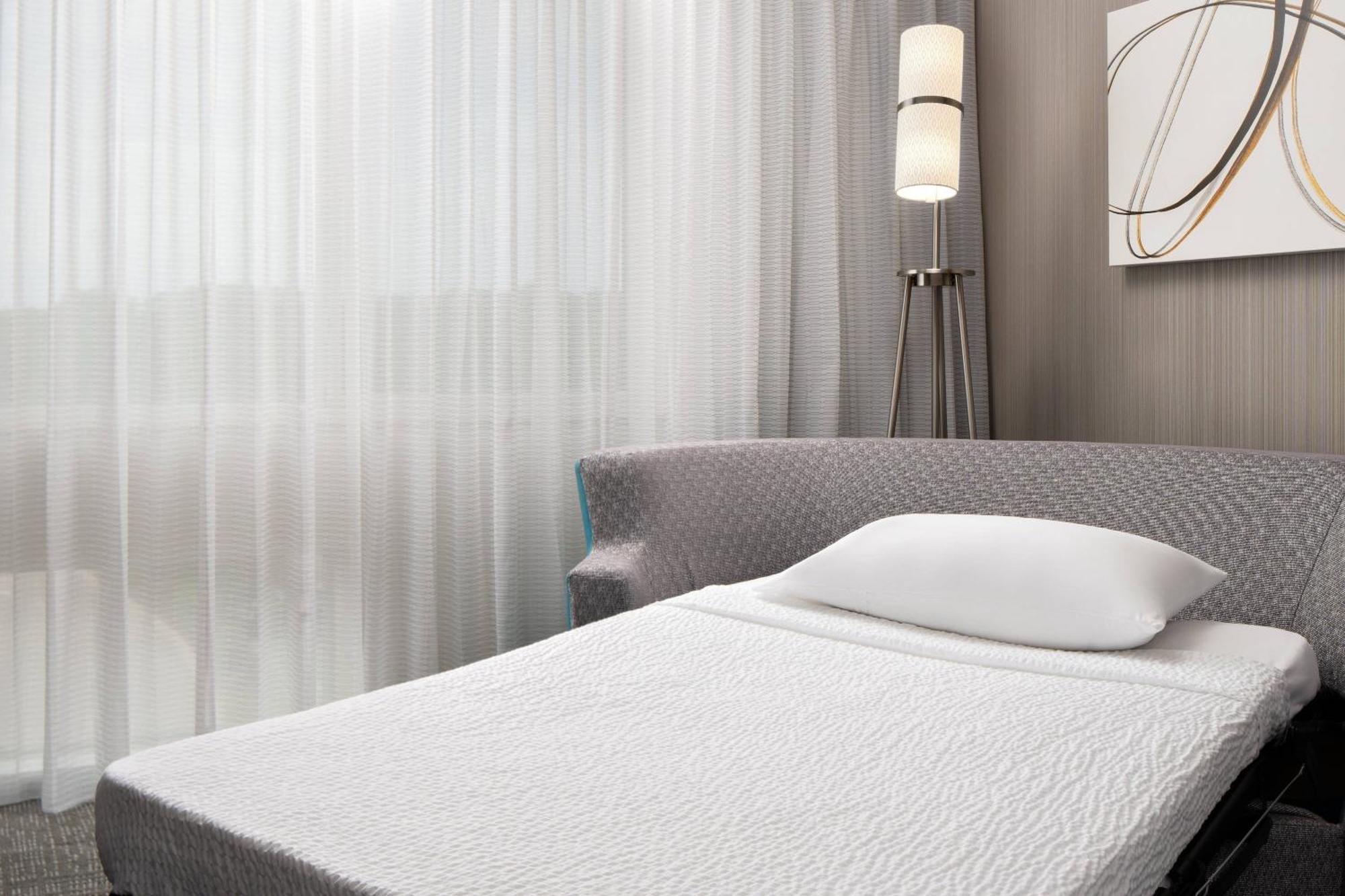 Hotel Courtyard By Marriott Raleigh North/Triangle Town Center Esterno foto