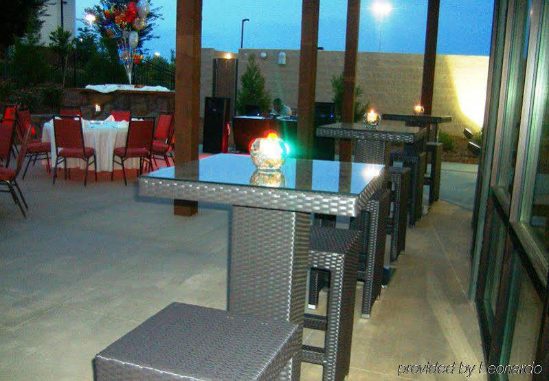 Hotel Courtyard By Marriott Raleigh North/Triangle Town Center Esterno foto